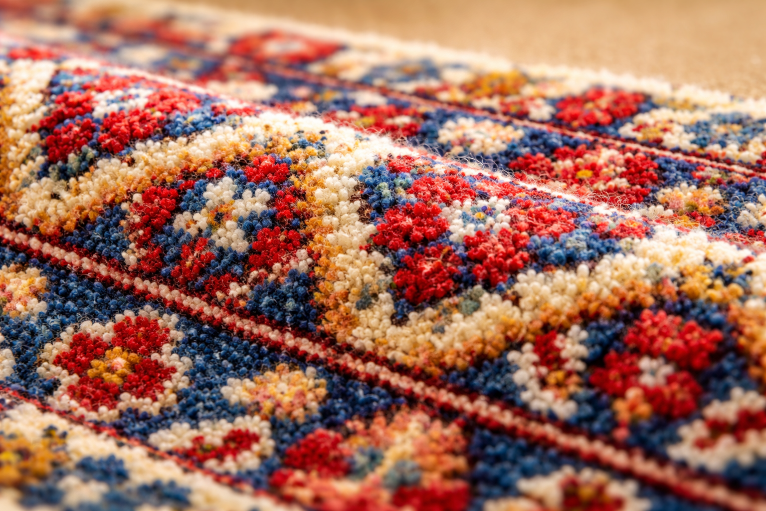 Detailansicht nach Fleckenbeseitigung – Flor gleichmäßig